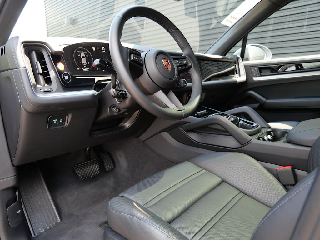 Thumbnail: 2026 Porsche Cayenne - 2