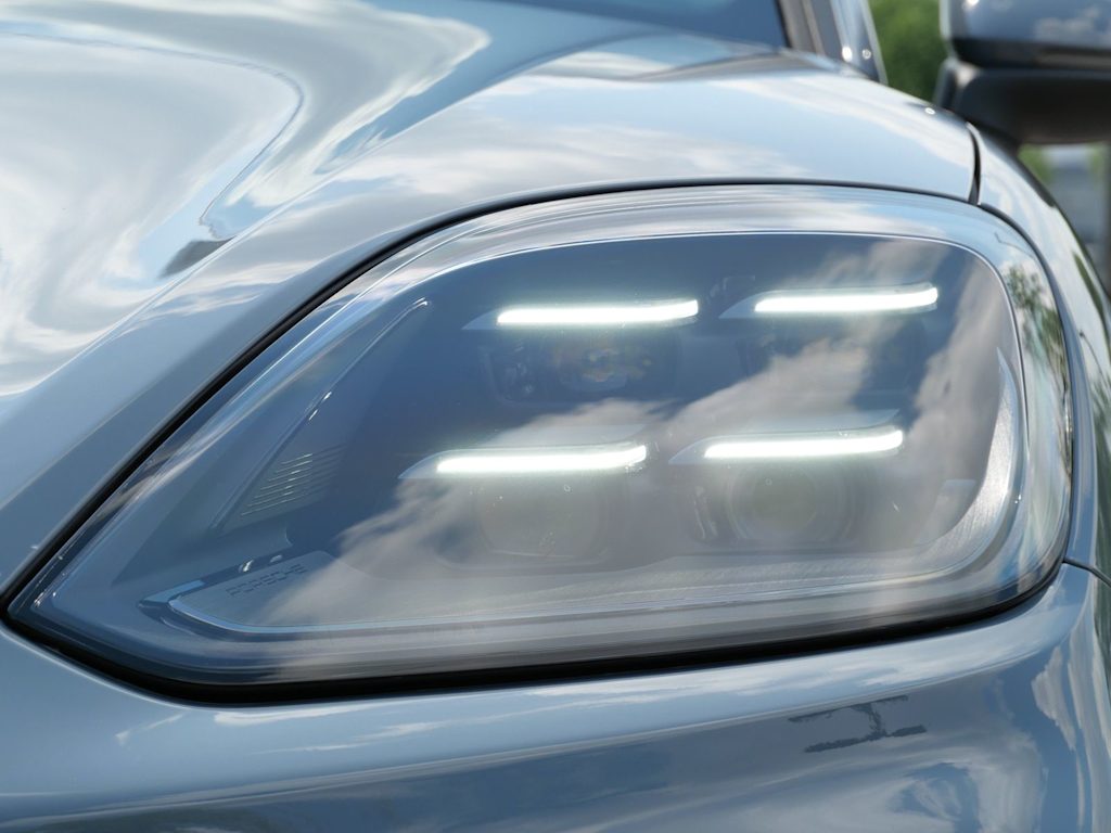 Thumbnail: 2026 Porsche Cayenne - 10