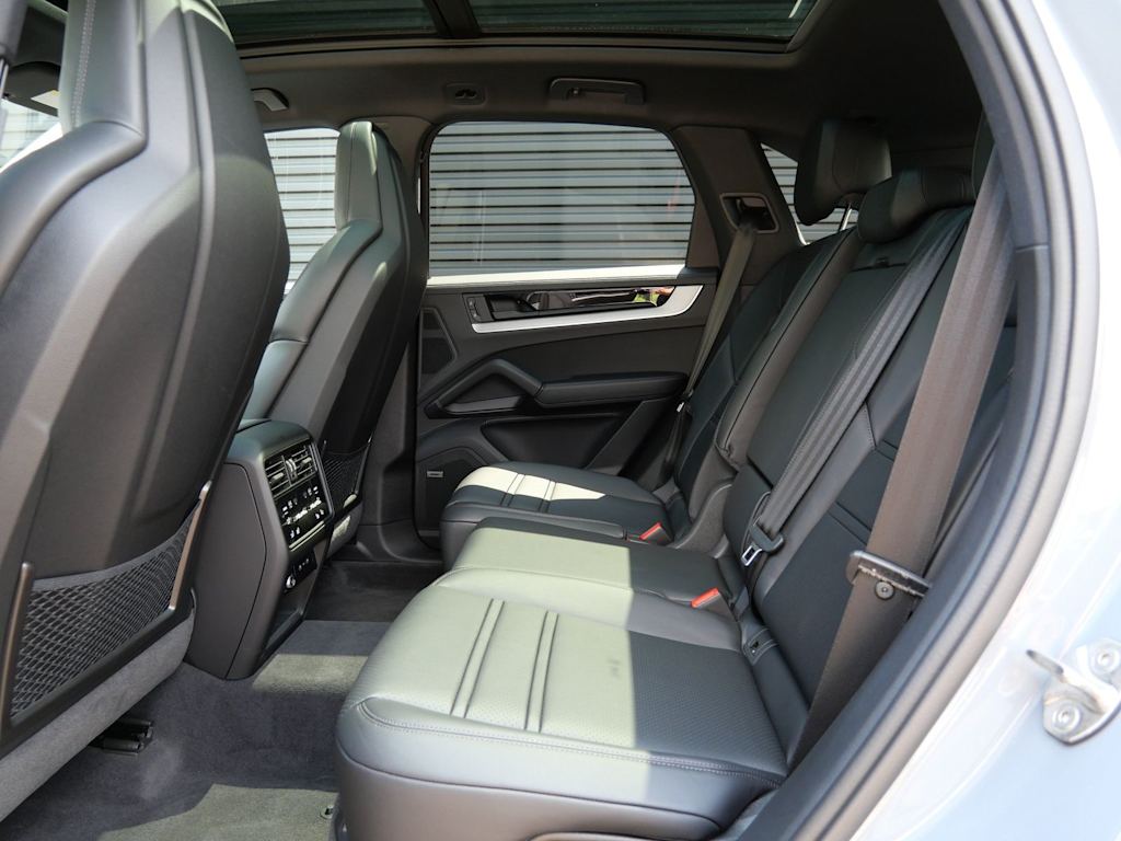 Thumbnail: 2026 Porsche Cayenne - 7