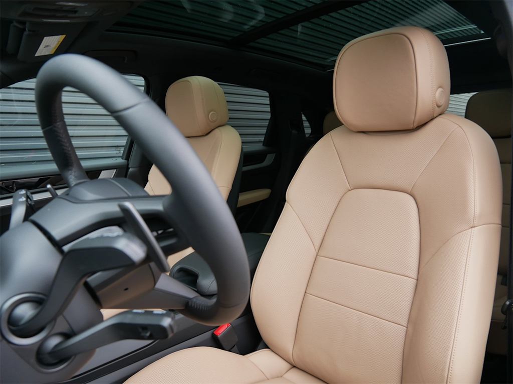 Thumbnail: 2026 Porsche Cayenne - 6