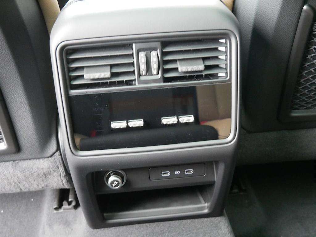 Thumbnail: 2026 Porsche Cayenne - 16