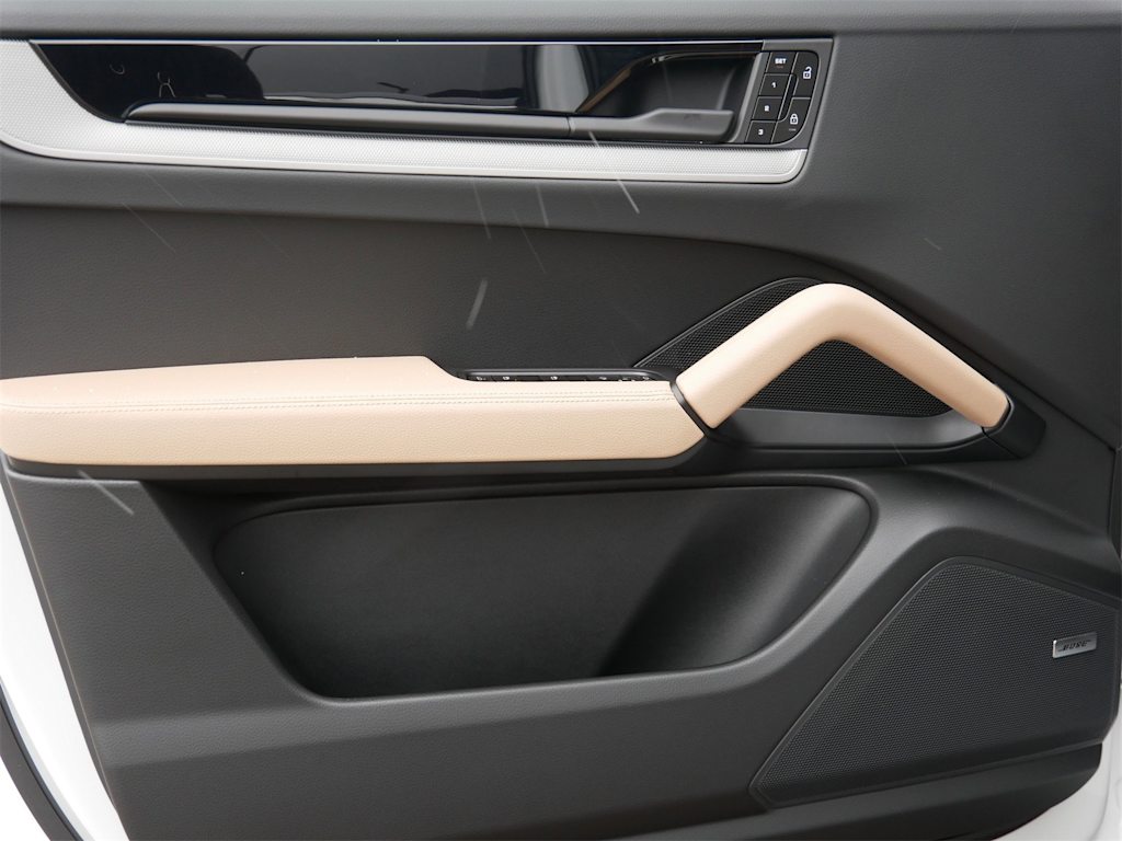 Thumbnail: 2026 Porsche Cayenne - 13