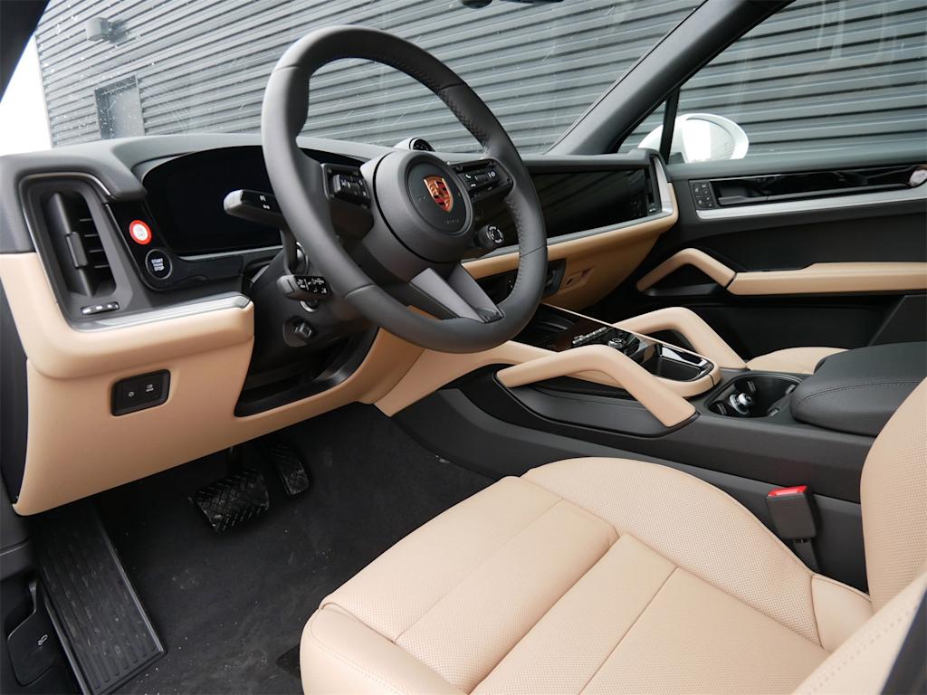 Thumbnail: 2026 Porsche Cayenne - 2