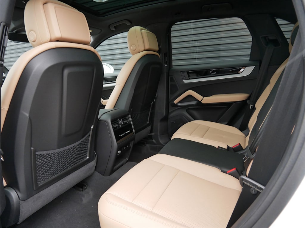 Thumbnail: 2026 Porsche Cayenne - 7