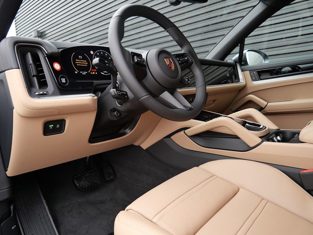 Thumbnail: 2026 Porsche Cayenne - 2