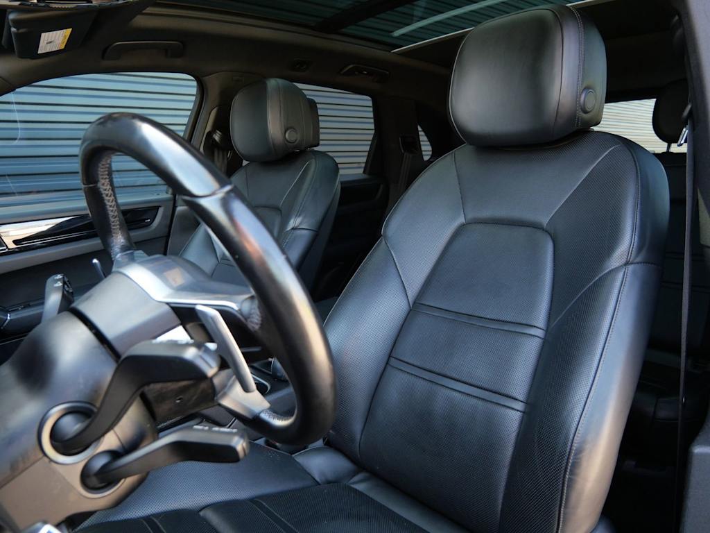 Thumbnail: 2021 Porsche Cayenne - 6