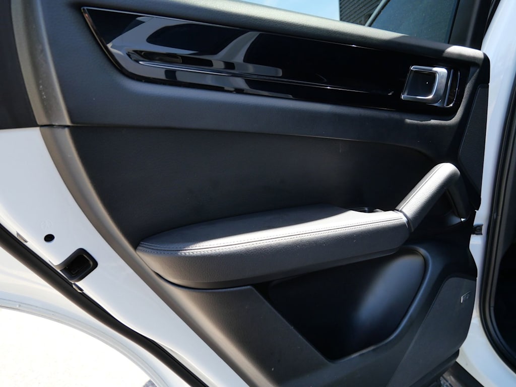 Thumbnail: 2021 Porsche Cayenne - 14
