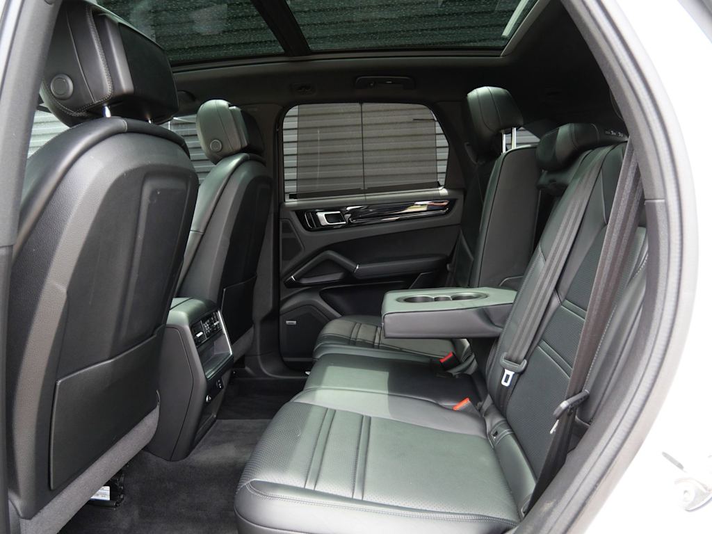 Thumbnail: 2021 Porsche Cayenne - 6