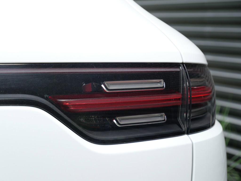 Thumbnail: 2021 Porsche Cayenne - 12