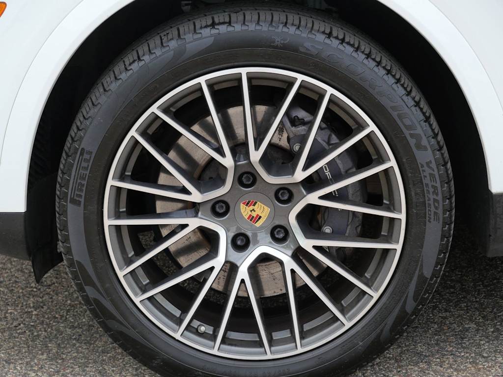 Thumbnail: 2021 Porsche Cayenne - 4