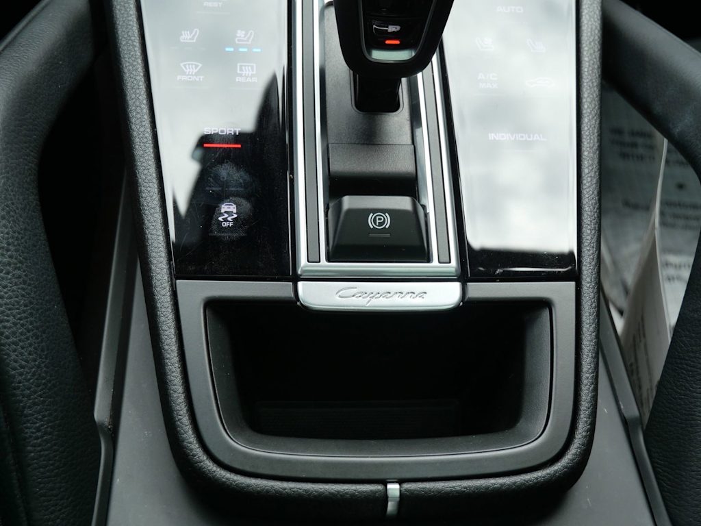 Thumbnail: 2021 Porsche Cayenne - 8