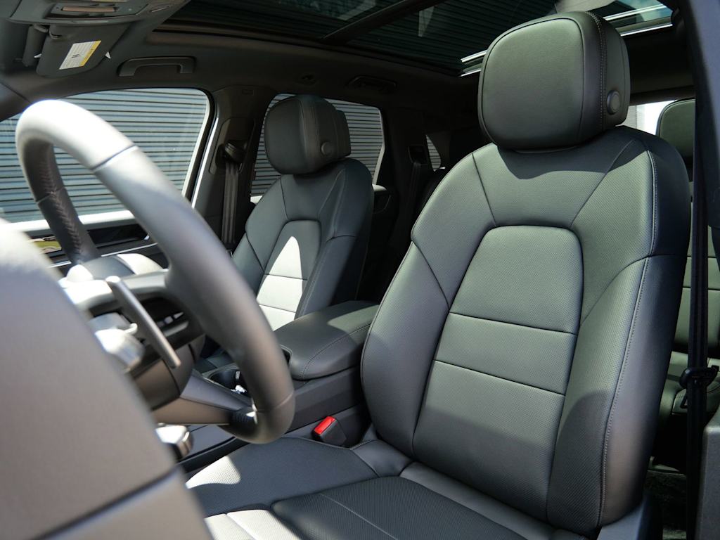Thumbnail: 2026 Porsche Cayenne - 7
