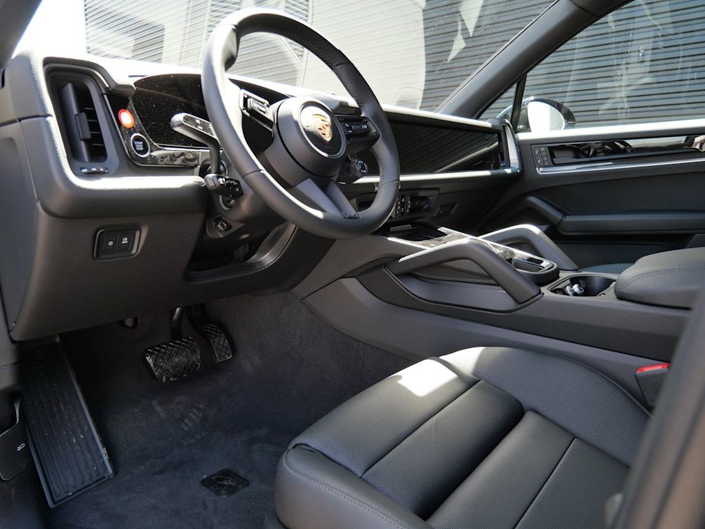 Thumbnail: 2026 Porsche Cayenne - 2