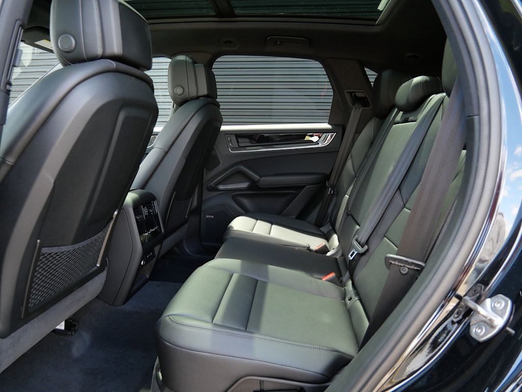 Thumbnail: 2026 Porsche Cayenne - 8