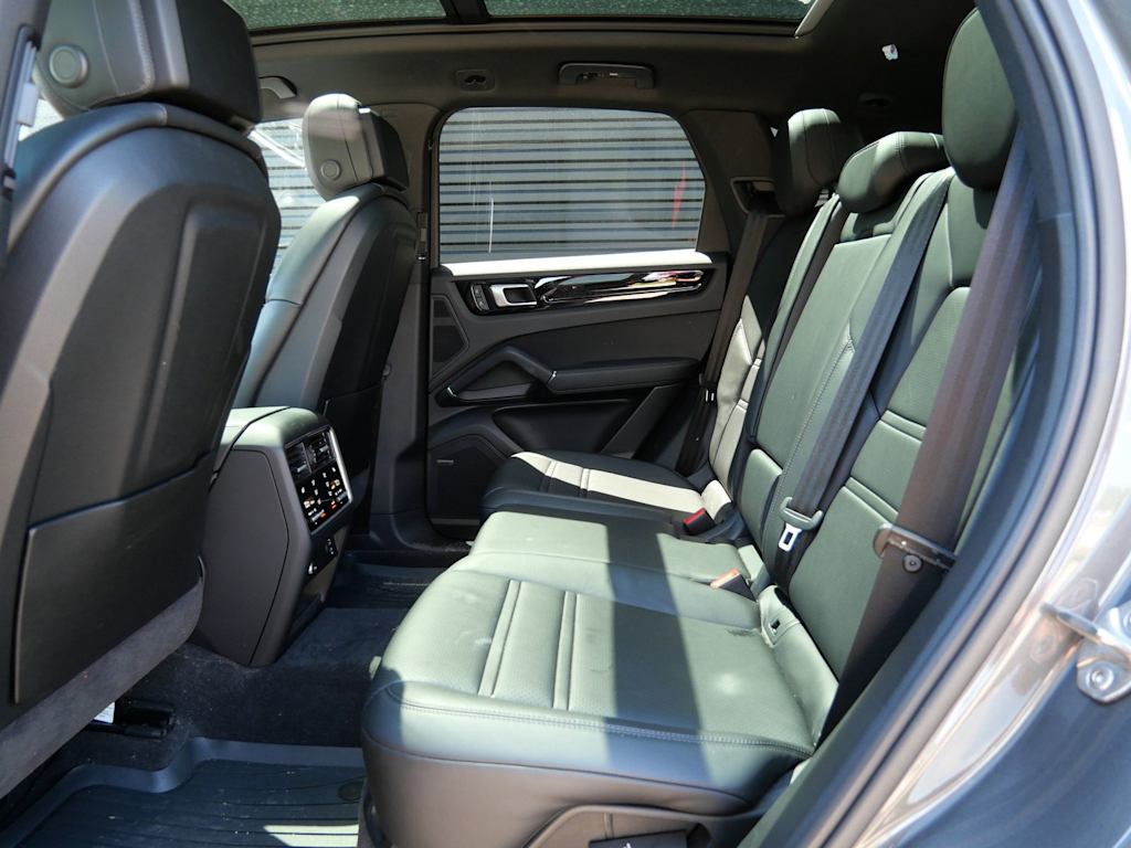 Thumbnail: 2023 Porsche Cayenne - 7