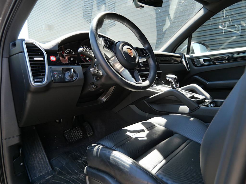 Thumbnail: 2023 Porsche Cayenne - 2