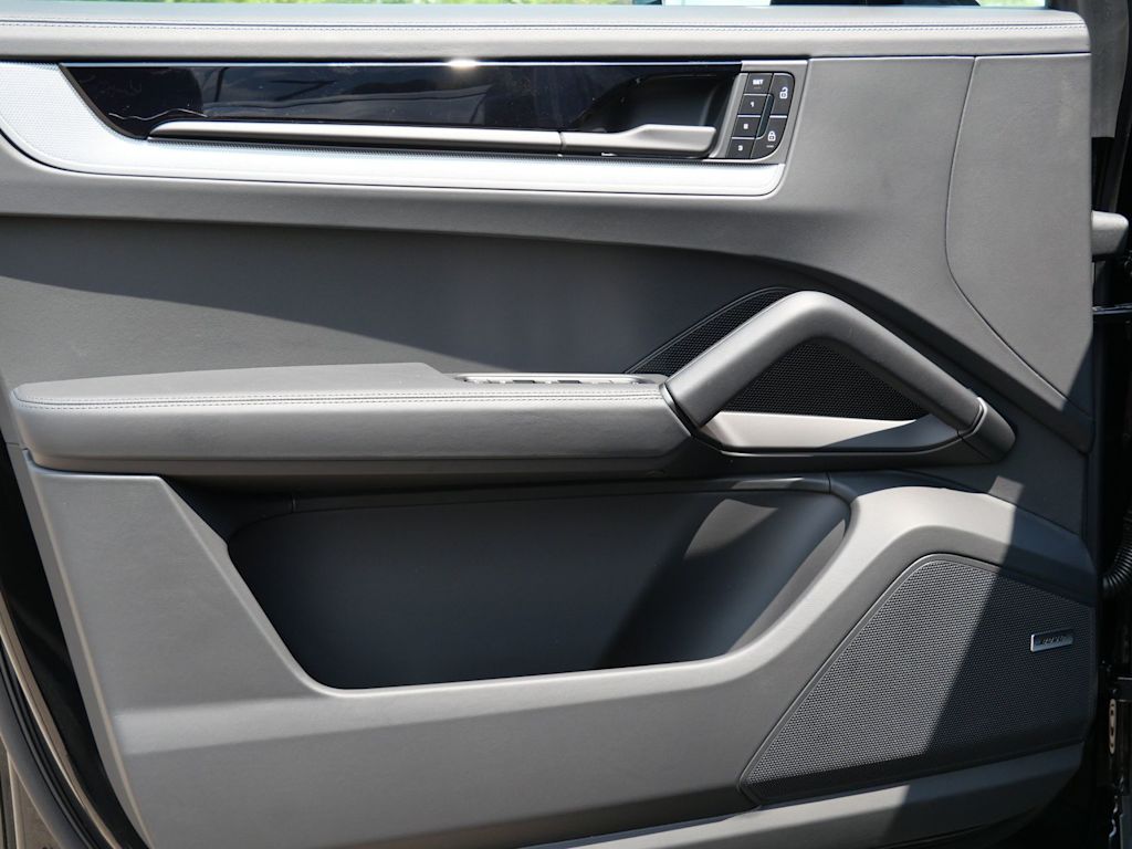Thumbnail: 2026 Porsche Cayenne - 13