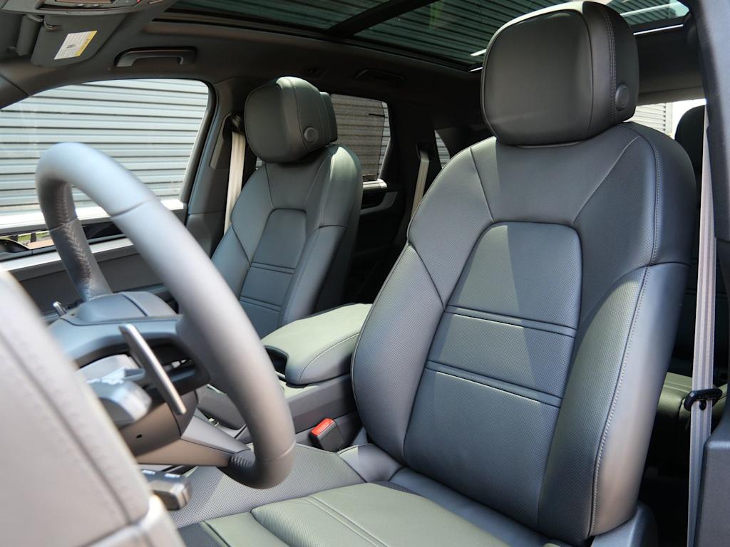 Thumbnail: 2026 Porsche Cayenne - 5
