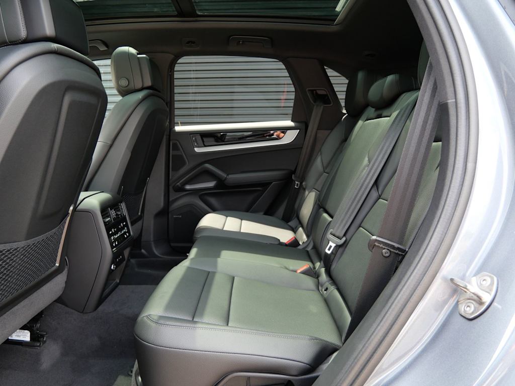 Thumbnail: 2026 Porsche Cayenne - 6