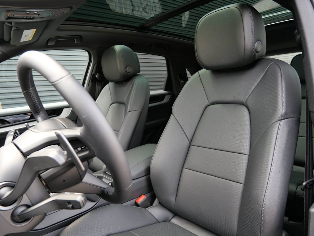 Thumbnail: 2026 Porsche Cayenne - 5