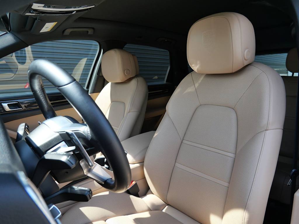 Thumbnail: 2023 Porsche Cayenne - 8