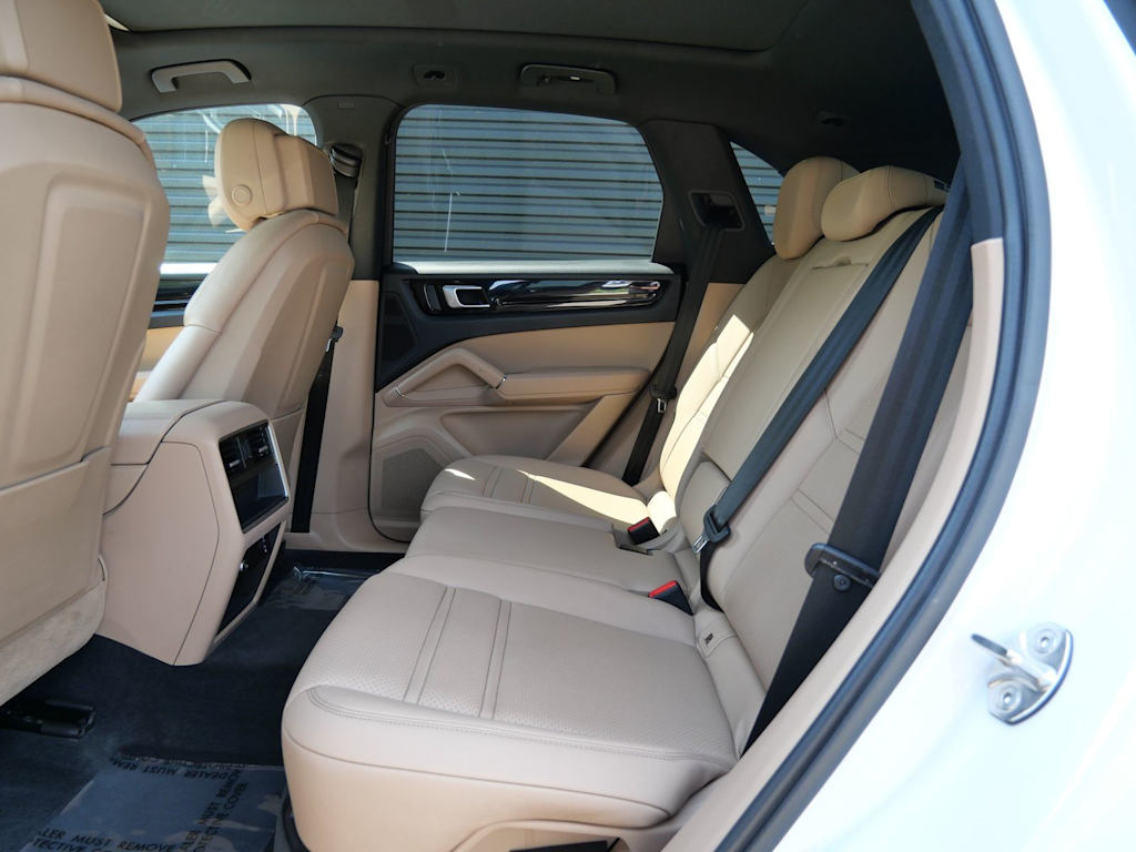 Thumbnail: 2023 Porsche Cayenne - 9