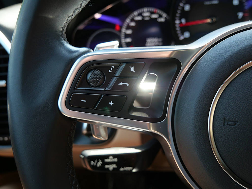 Thumbnail: 2023 Porsche Cayenne - 23