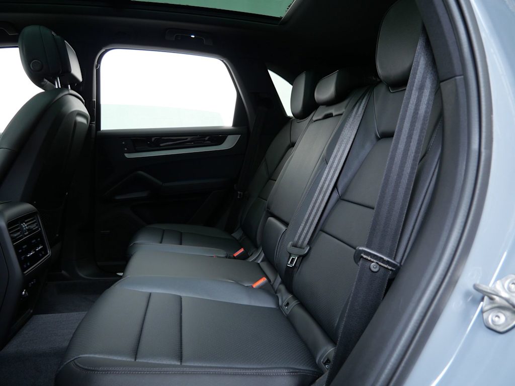 Thumbnail: 2026 Porsche Cayenne - 9