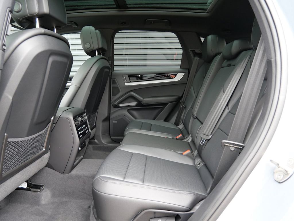 Thumbnail: 2026 Porsche Cayenne - 7