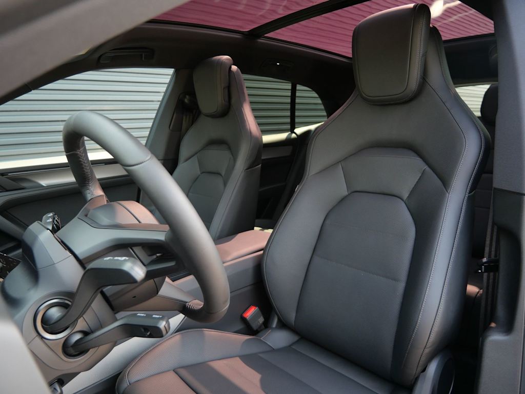 Thumbnail: 2026 Porsche Cayenne - 7