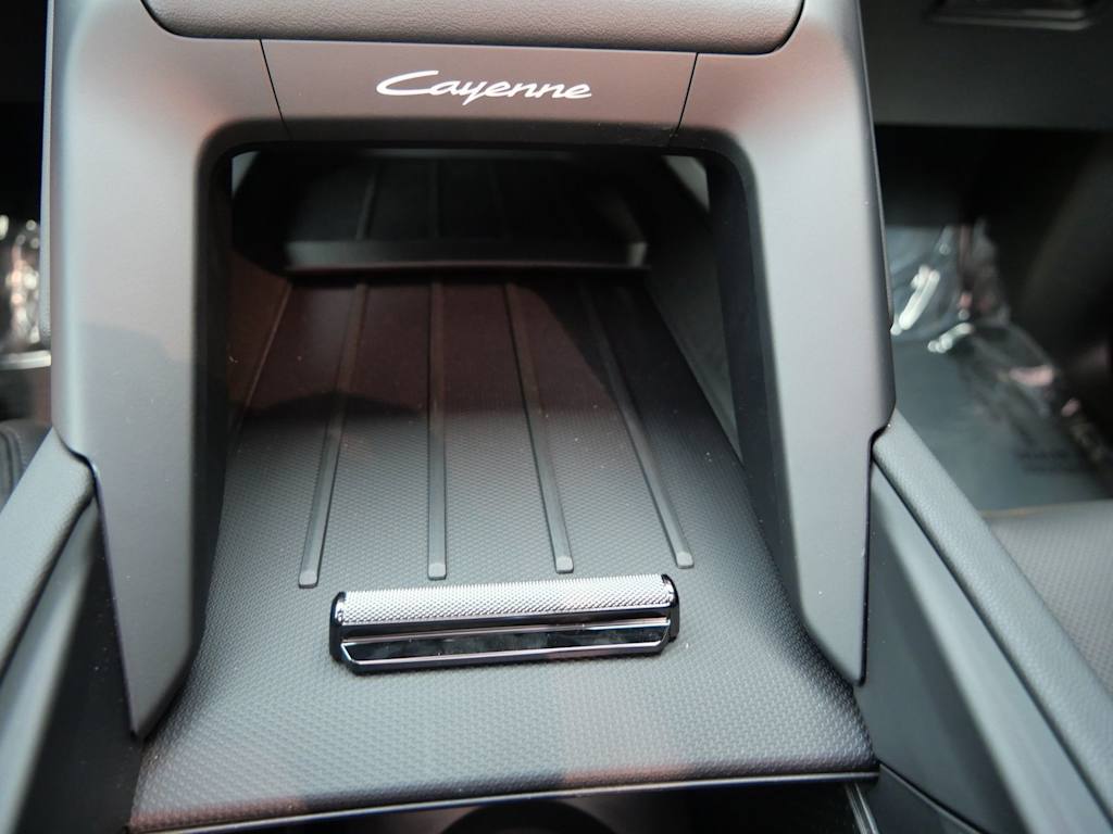 Thumbnail: 2026 Porsche Cayenne - 9