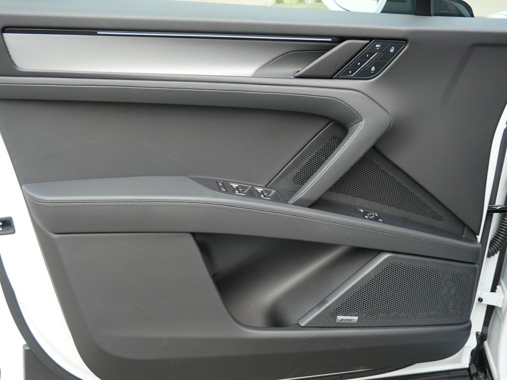 Thumbnail: 2026 Porsche Cayenne - 14