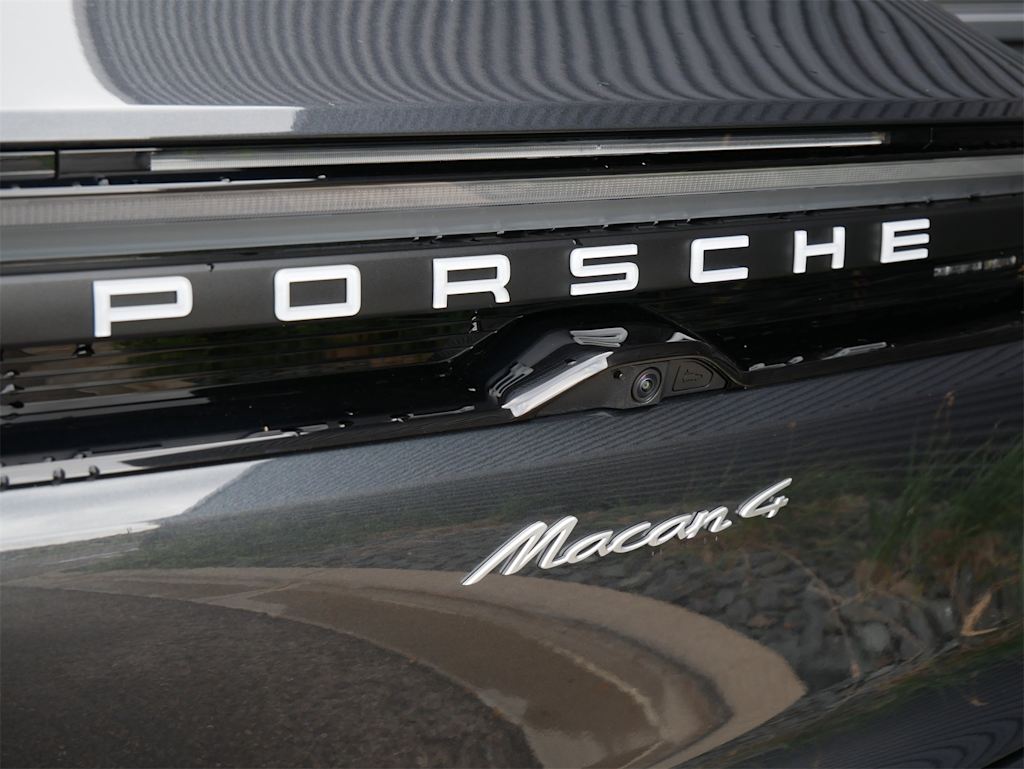 Thumbnail: 2024 Porsche Macan - 24