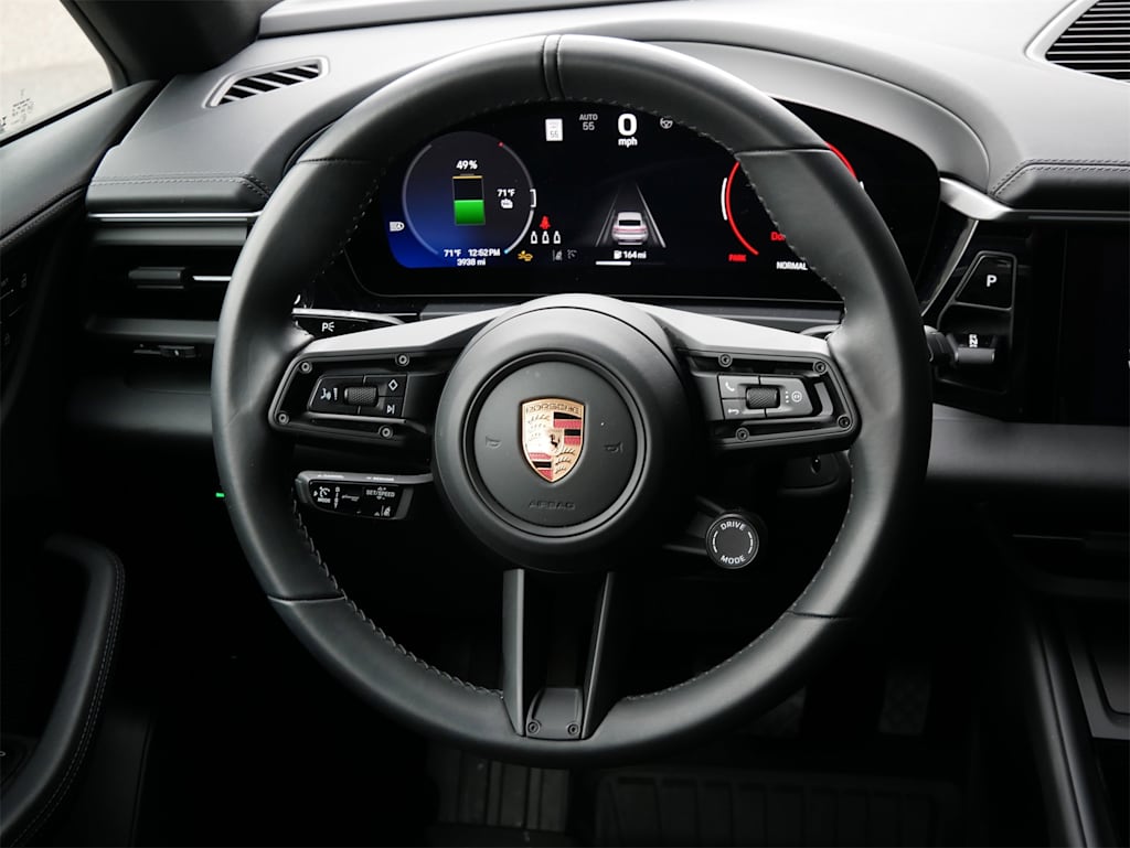 Thumbnail: 2024 Porsche Macan - 11
