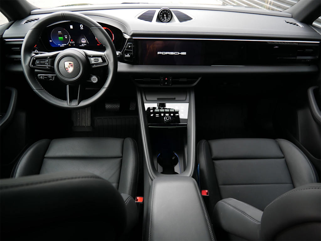 Thumbnail: 2024 Porsche Macan - 7