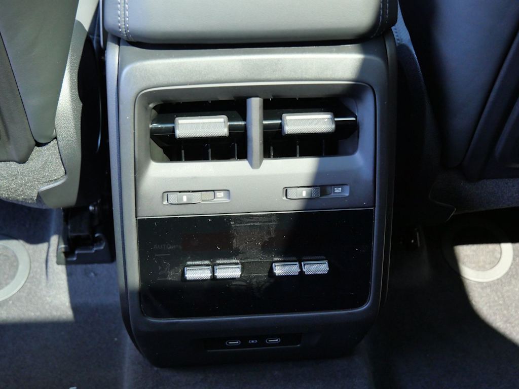 Thumbnail: 2026 Porsche Macan - 16