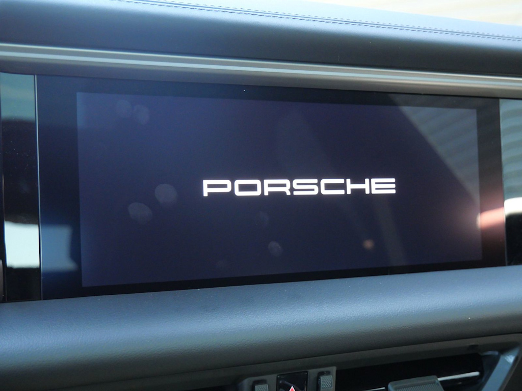 Thumbnail: 2026 Porsche Macan - 5