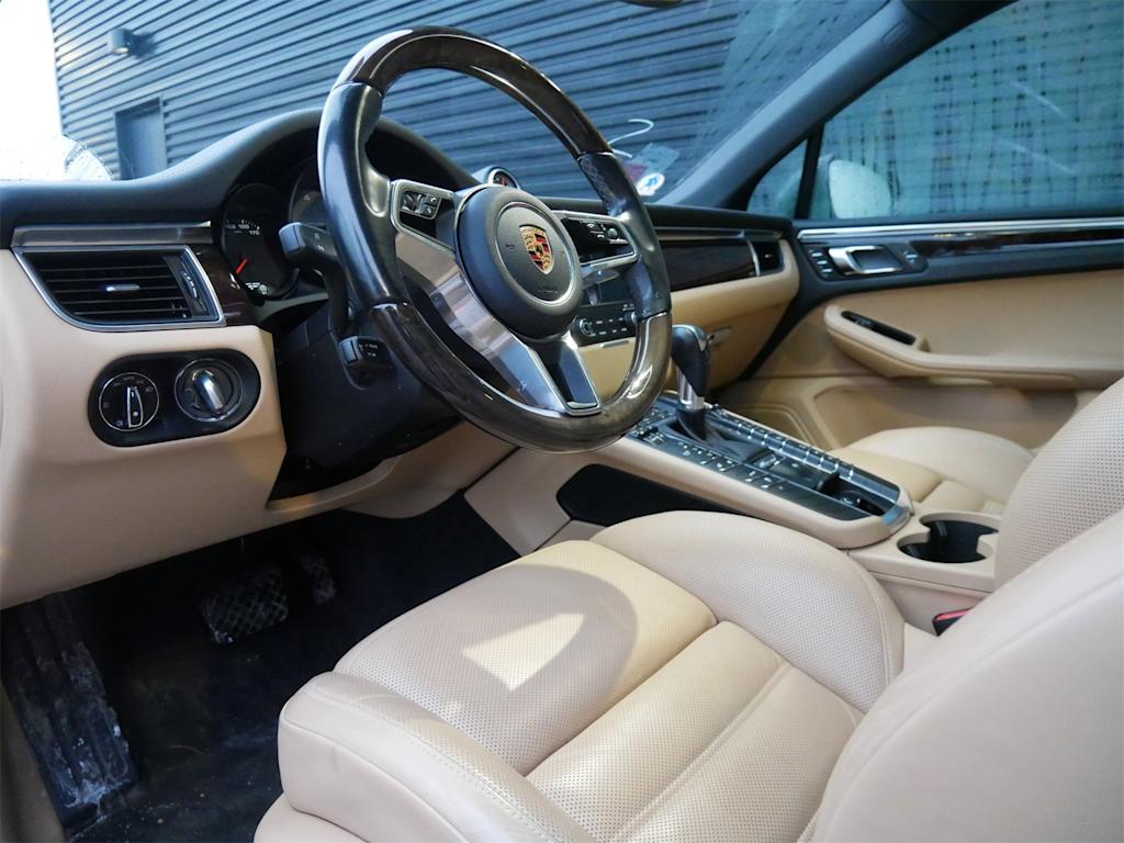 Thumbnail: 2018 Porsche Macan - 2
