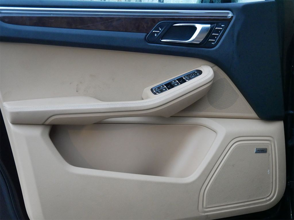 Thumbnail: 2018 Porsche Macan - 11