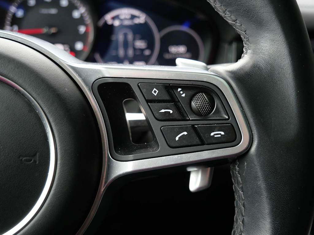 Thumbnail: 2020 Porsche Cayenne - 20