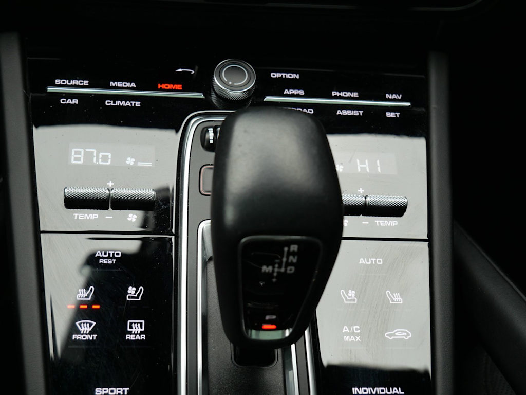 Thumbnail: 2020 Porsche Cayenne - 18