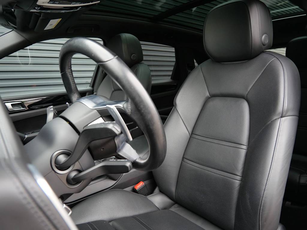 Thumbnail: 2020 Porsche Cayenne - 5