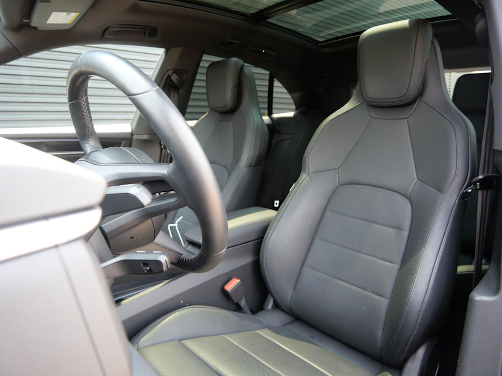 Thumbnail: 2025 Porsche Macan - 6
