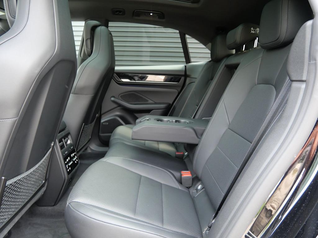Thumbnail: 2025 Porsche Macan - 7