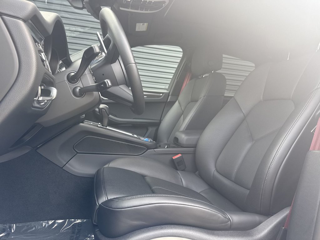 Thumbnail: 2026 Porsche Cayenne - 3