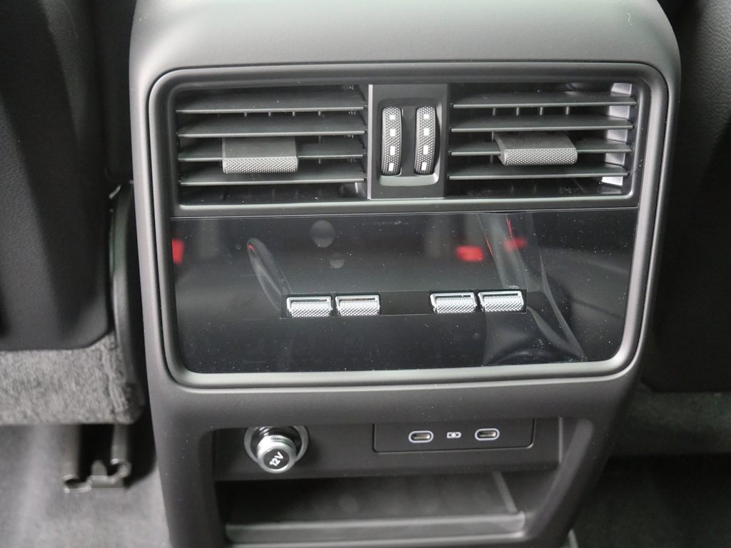 Thumbnail: 2026 Porsche Cayenne - 16
