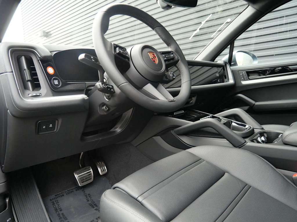 Thumbnail: 2026 Porsche Cayenne - 2