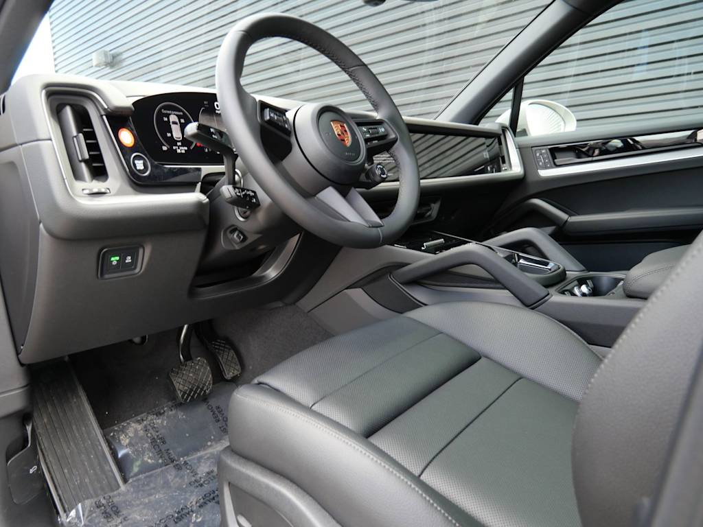 Thumbnail: 2026 Porsche Cayenne - 2