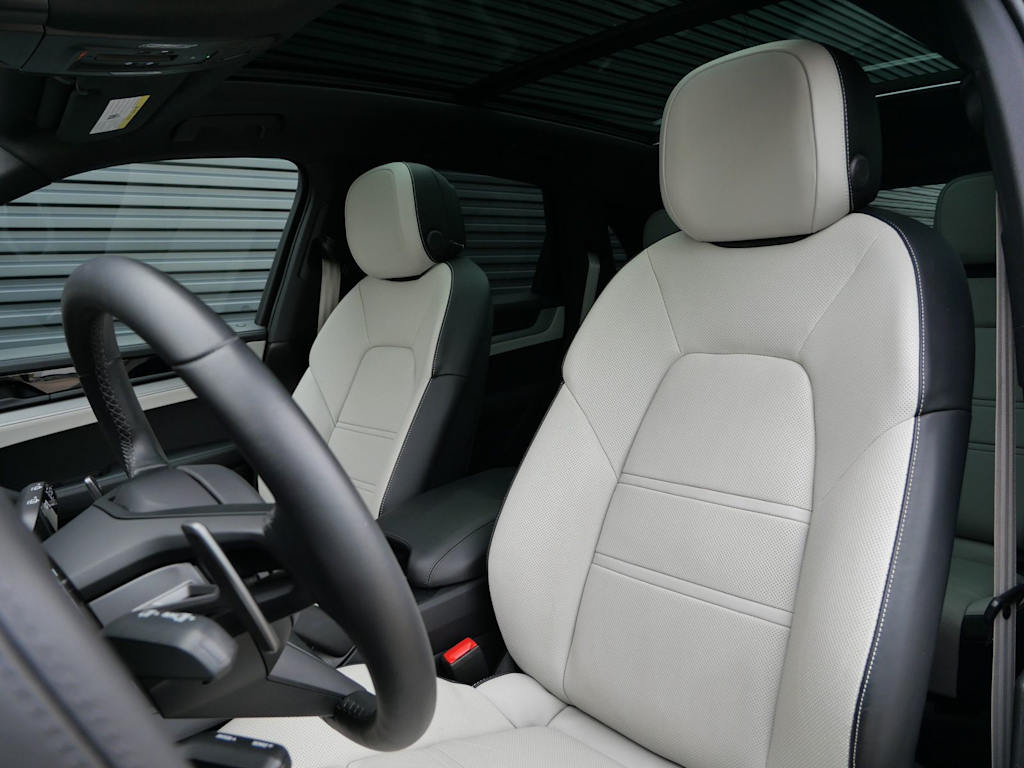 Thumbnail: 2024 Porsche Cayenne - 6