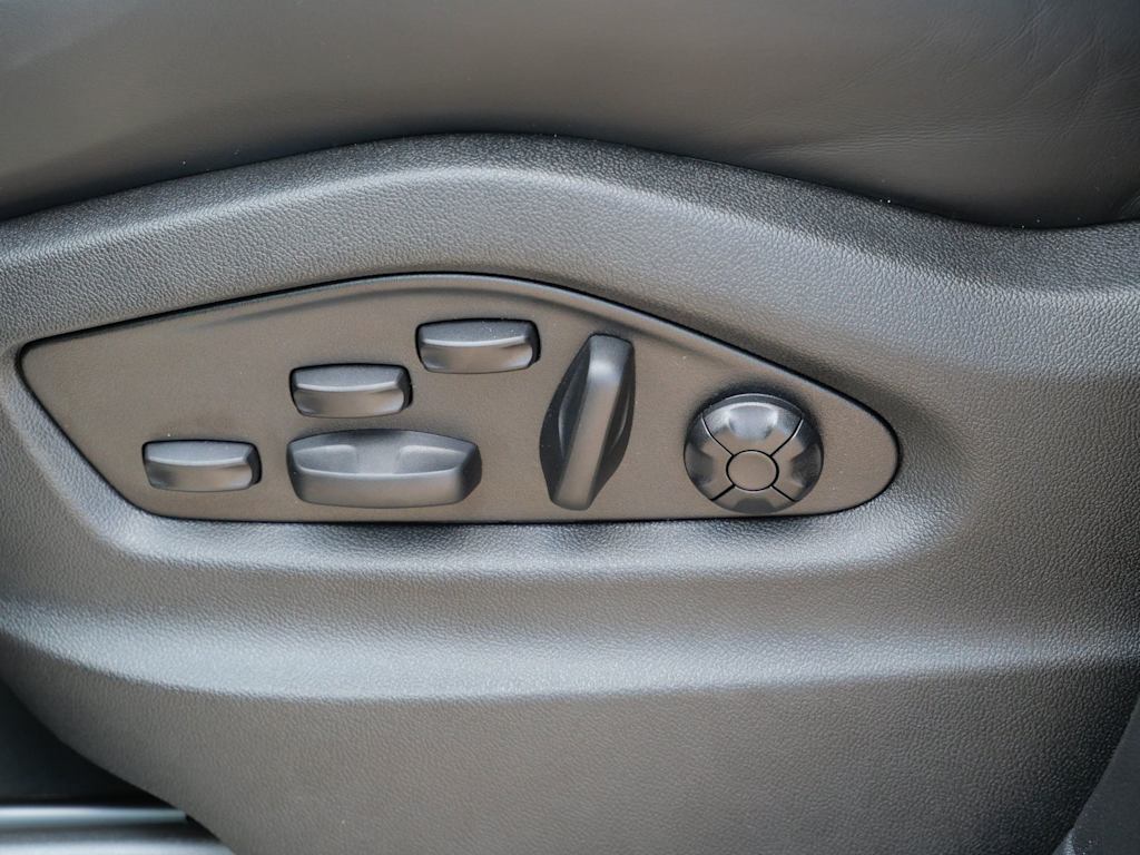 Thumbnail: 2026 Porsche Cayenne - 16